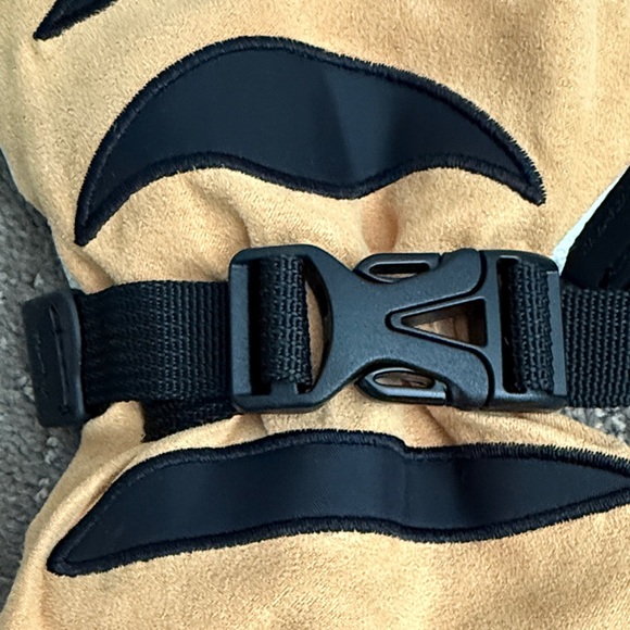 Kids Tiger Mittens - Orange and Black - Picture 2 of 9